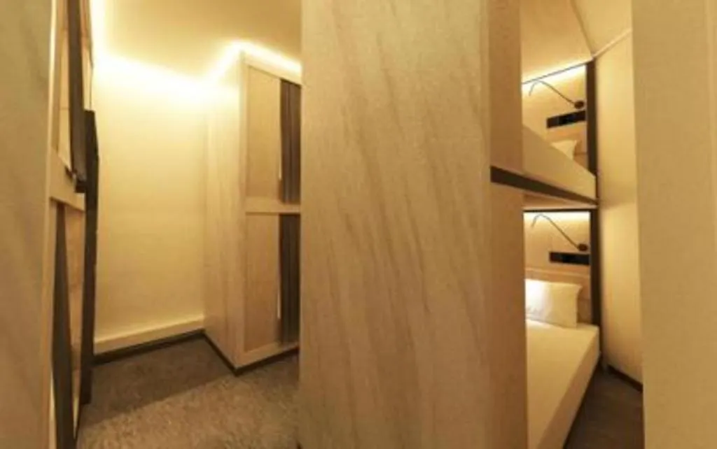 Capsule@Hive Bugis Hostel Singapore 0*,