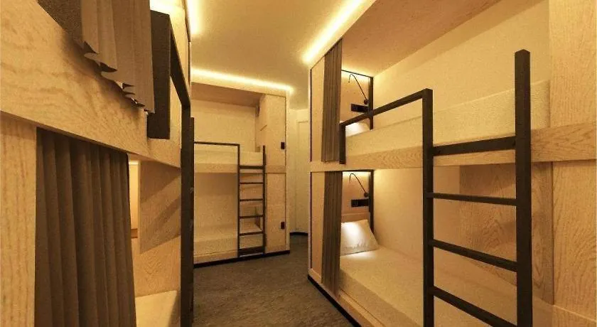 Capsule@Hive Bugis Hostel Singapore 0*,